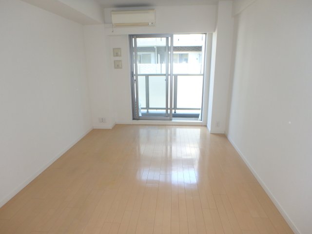 居室・リビング　別部屋参考写真です