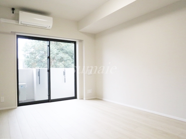 居室・リビング　明るいお部屋です☆