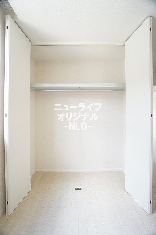 収納　仕切りがなく、丈の長いお洋服も収納できます♪