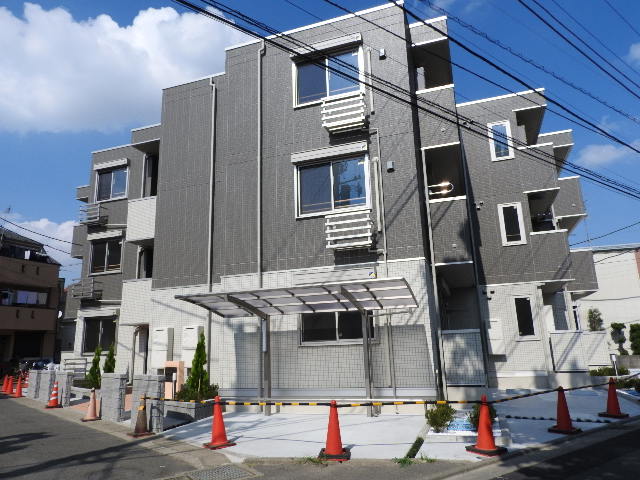 建物外観　2015年完成♪インターネット無料♪