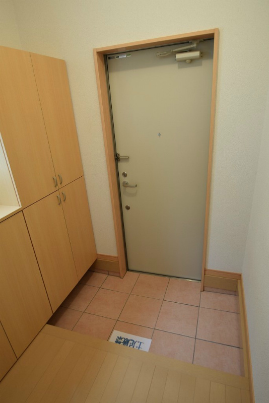 玄関　※別部屋参考写真※