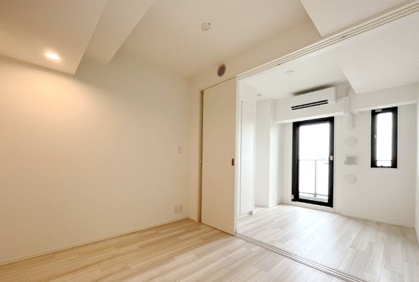 居室・リビング　写真は同タイプ住居です。
