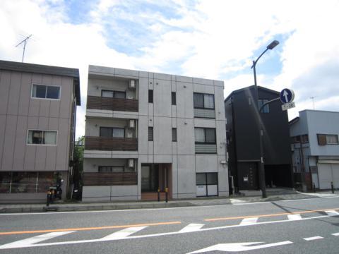 建物外観　打ちっぱなしの綺麗な外観です。