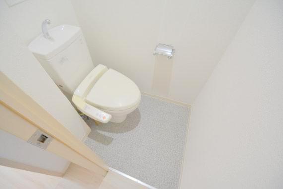 トイレ　綺麗なトイレにはウォシュレット標準装備です。