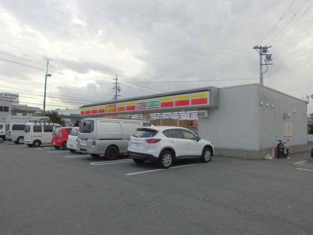 コンビニ　フジファミリーショップ（コンビニ）まで910m