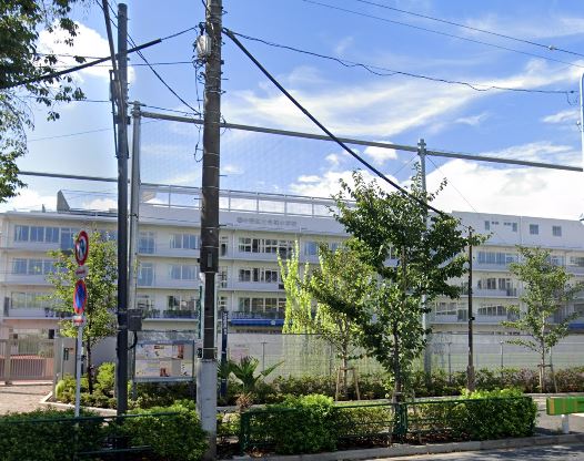 小学校　中野区立令和小学校（小学校）まで648m