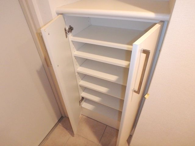 玄関　シューズボックス