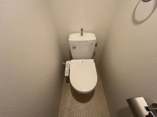 セレニテ西元町アリエのトイレ写真