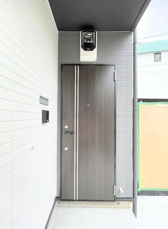玄関　玄関外側