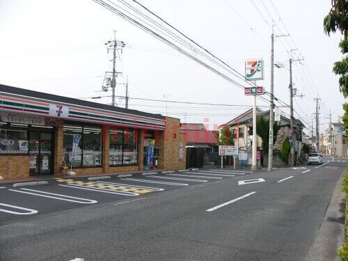 コンビニ　セブンイレブン茨木竹橋町店（コンビニ）まで48m