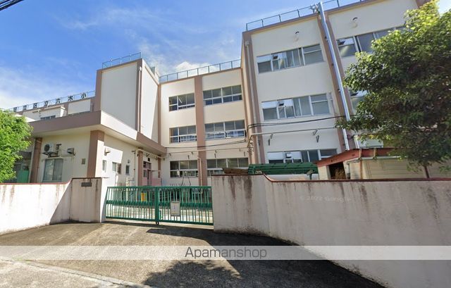 小学校　六木小学校（小学校）まで758m