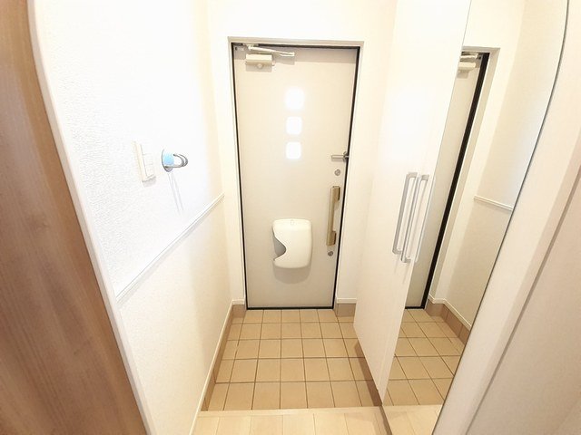 玄関　落ち着いた玄関です