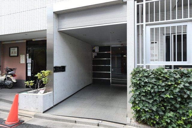 エントランス　落ち着いたエントランスです