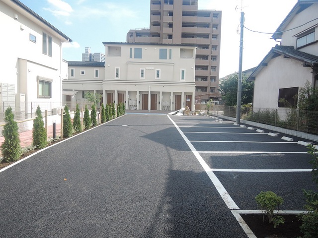 駐車場　敷地内駐車場あり※要空確認