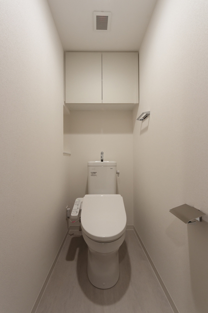 トイレ　※写真は同タイプ住戸です。