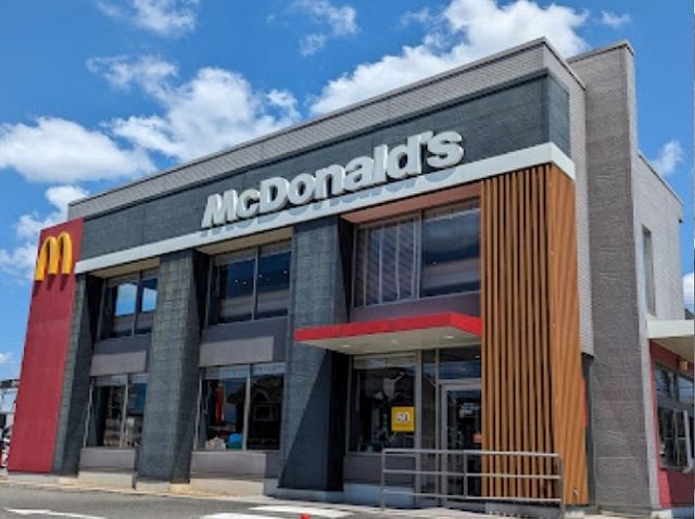 飲食店　マクドナルド（飲食店）まで800m