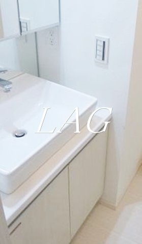 洗面設備　独立洗面台です。
