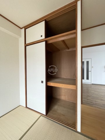 収納　ドエル北堀江　和室収納