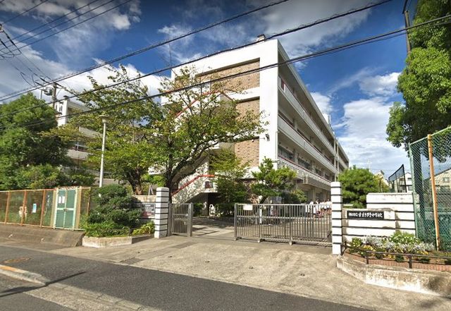 嶮山パークヒルズの周辺写真