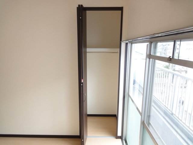 収納　同物件別号室のものです。