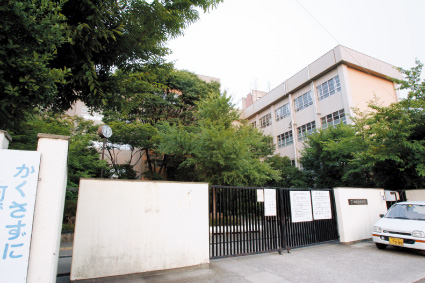 中学校　尼崎市立　小田北中学校（中学校）まで2162m
