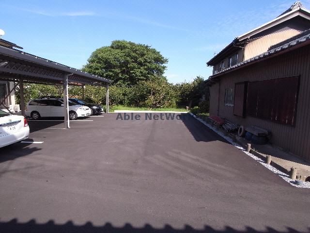 駐車場　駐車場