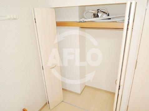 収納　フィオレ立売堀　クローゼット