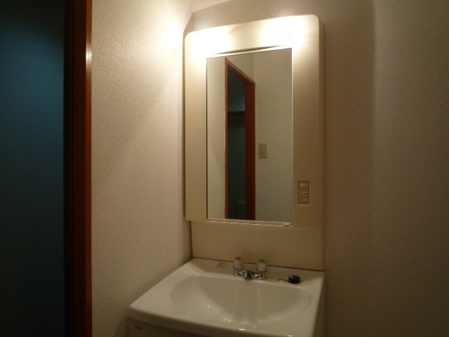 洗面設備　※別部屋のお写真で、現況優先と致します。