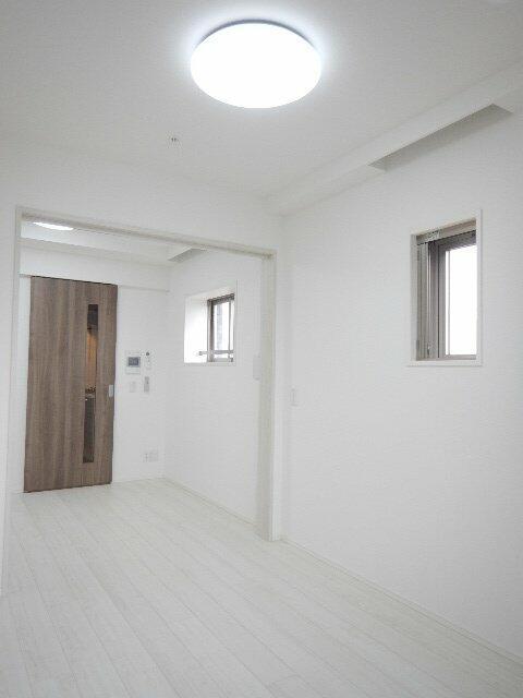 その他部屋・スペース　開放的な寝室です
