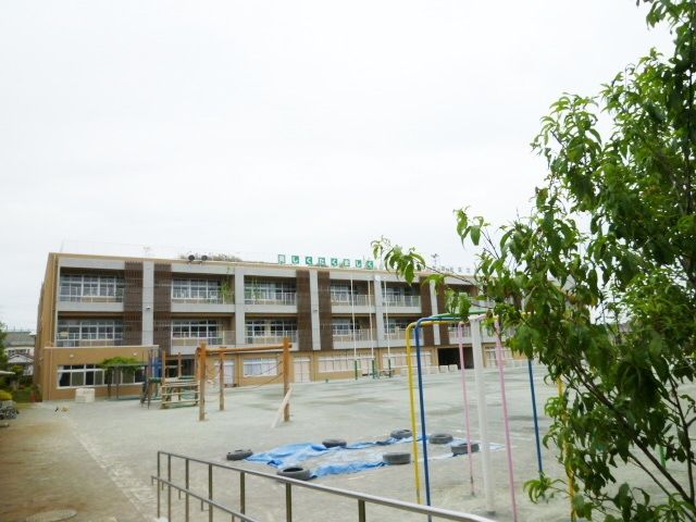 小学校　世田谷区立給田小学校（小学校）まで379m