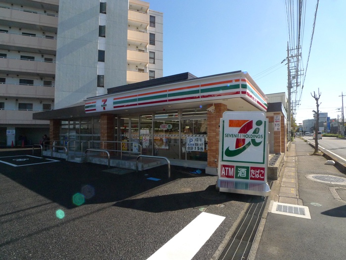 コンビニ　セビンイレブン（コンビニ）まで479m
