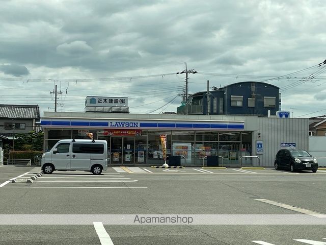 コンビニ　ローソン（コンビニ）まで749m