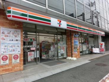 コンビニ　セブンイレブン 横浜岩井町店（コンビニ）まで118m