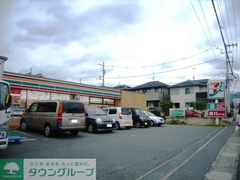 コンビニ　セブンイレブン（コンビニ）まで620m