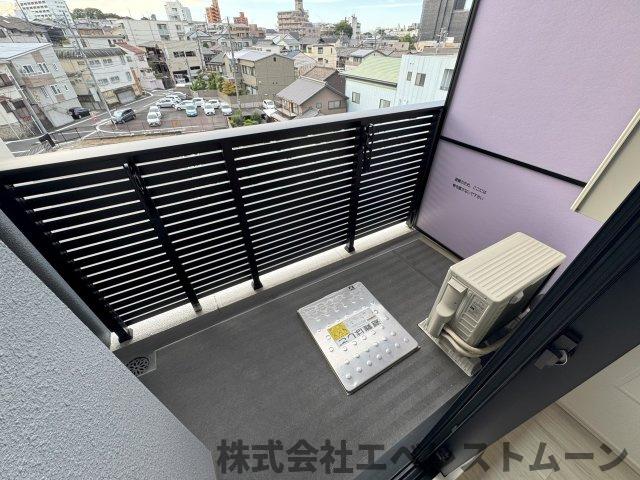 バルコニー　開放的で明るい空間を演出してくれるバルコニーです