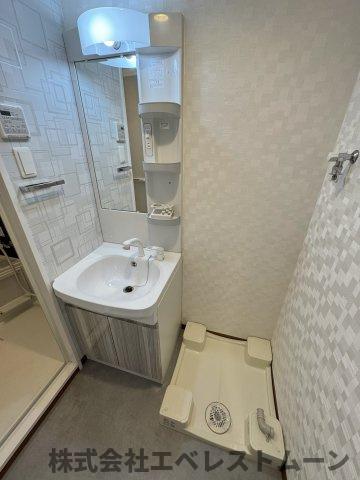 洗面設備　コンパクトで使いやすい洗面所