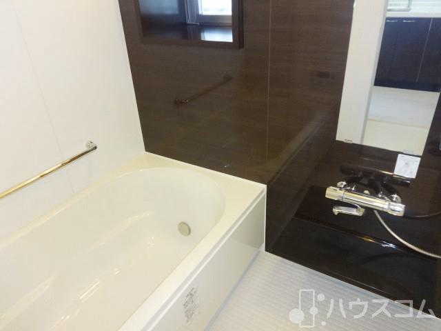 バス・シャワールーム　広いお風呂で一日の疲れをお取り下さいませ☆