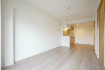 居室・リビング　10.8帖のきれいなLDK。