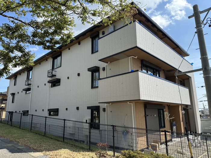 建物外観　建築中