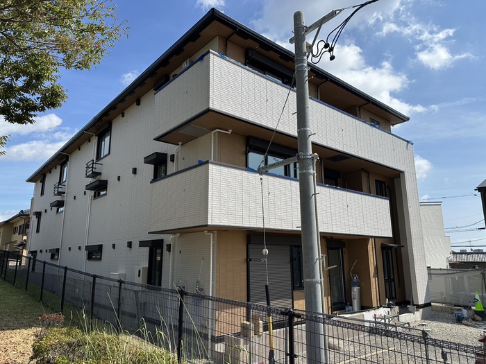 建物外観　建築中