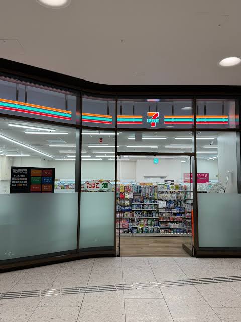 コンビニ　セブンイレブン麻布台ヒルズ店（コンビニ）まで455m