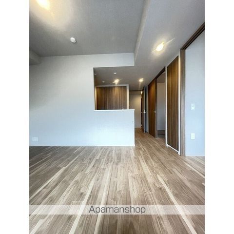 ウエリスアーバン住吉EASTの居間写真