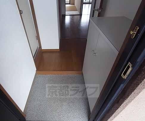 玄関　シューズＢＯＸ付きは嬉しいですね