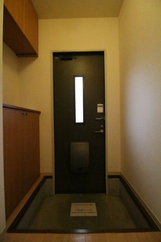クレストコート峰栄の玄関写真