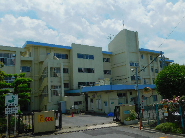 小学校　我孫子市立高野山小学校（小学校）まで721m
