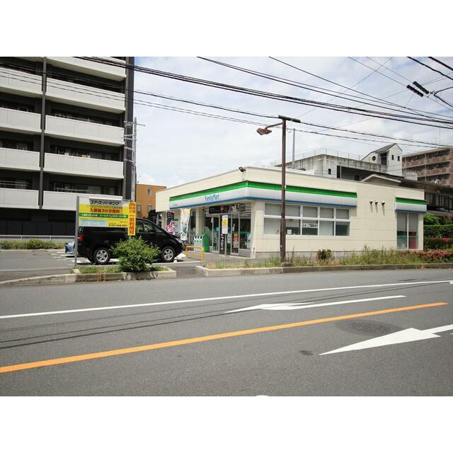 コンビニ　ファミリーマートサンズ厚木栄町店（コンビニ）まで96m