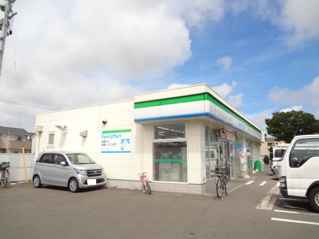 コンビニ　ファミリーマート　多賀城栄店（コンビニ）まで850m