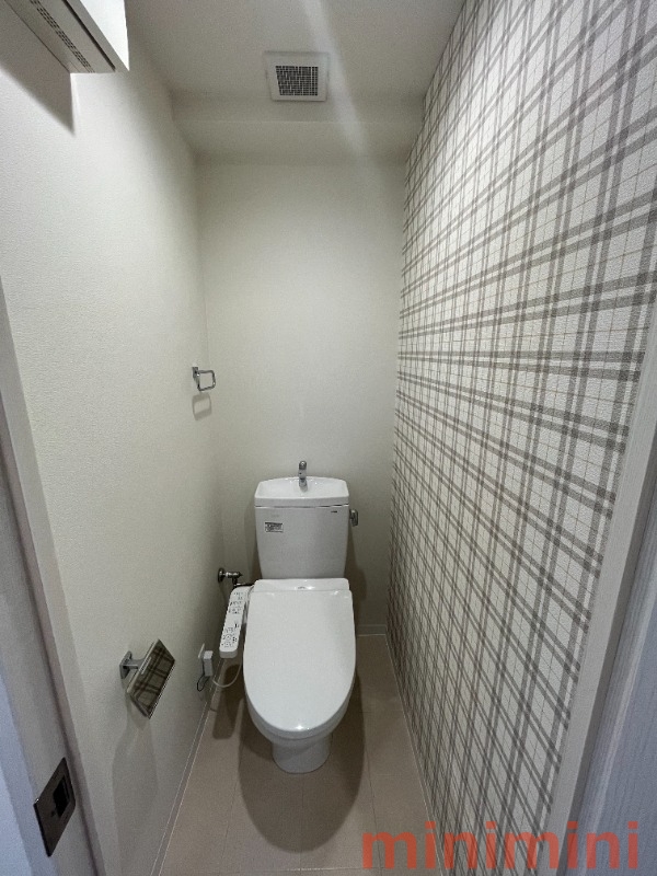 阪急京都線 南茨木駅 徒歩10分 4階建 築4年のトイレ写真