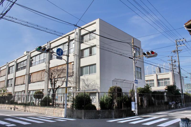 中学校　大阪市立大領中学校（中学校）まで451m