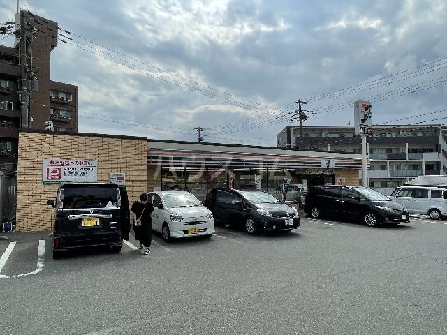 コンビニ　セブンイレブン 豊中上新田４丁目店（コンビニ）まで573m